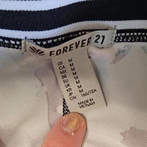 Camo Medium Forever 21 Leggings - Picture 2 of 3